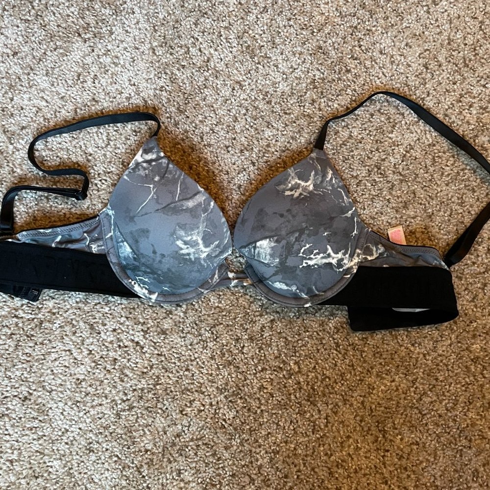 Victoria Secret PINK wear everywhere T shirt bra, 32A